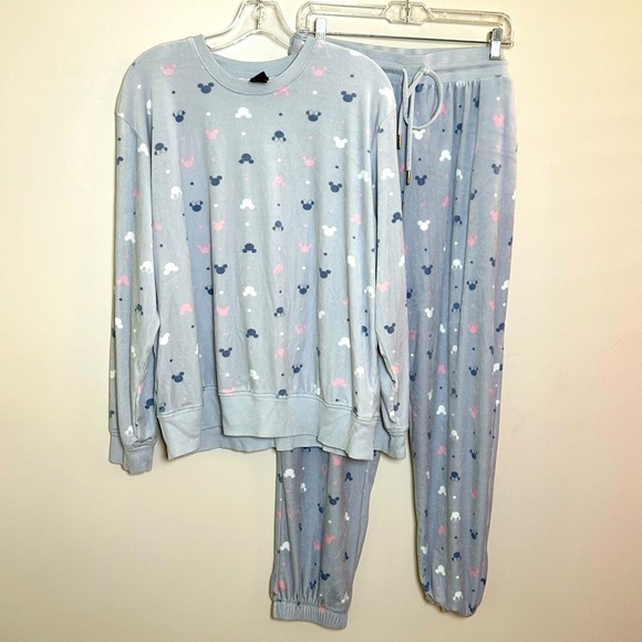 Disney Gray and Pink Pajama Set with Heart Pattern - Picture 1 of 12